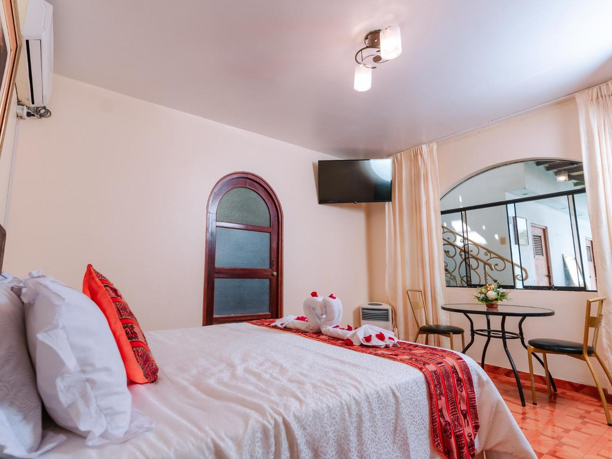 צ'ינצ'ה אלטה Hotel Vinas Del Sol Eterno מראה חיצוני תמונה