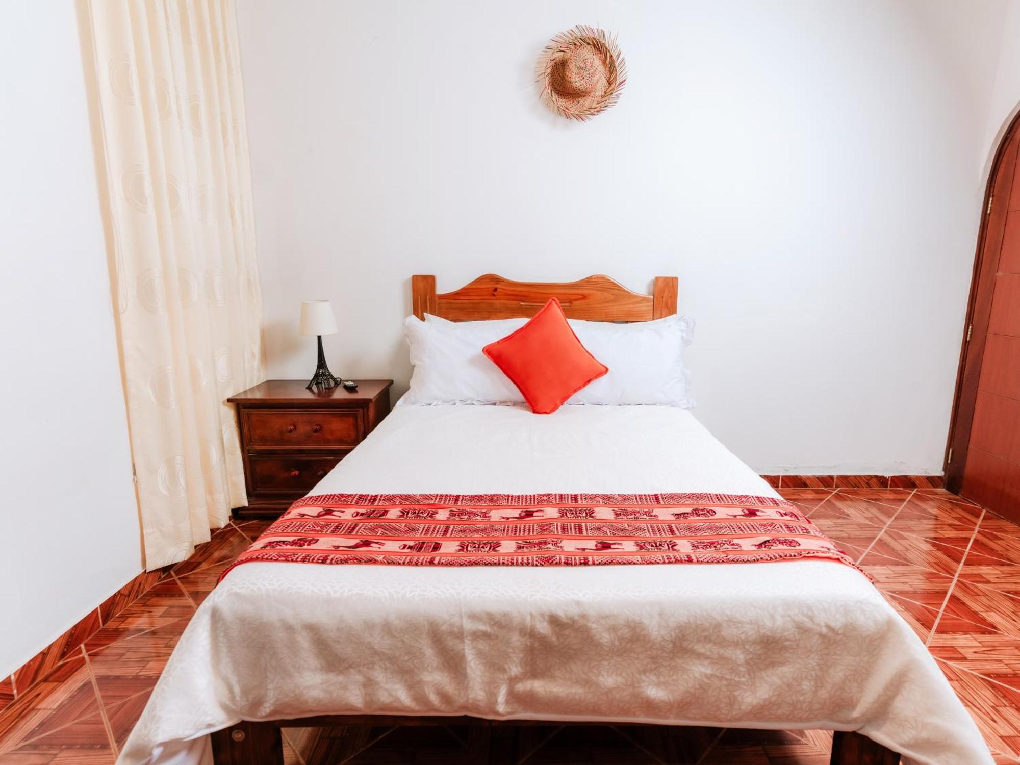 צ'ינצ'ה אלטה Hotel Vinas Del Sol Eterno מראה חיצוני תמונה