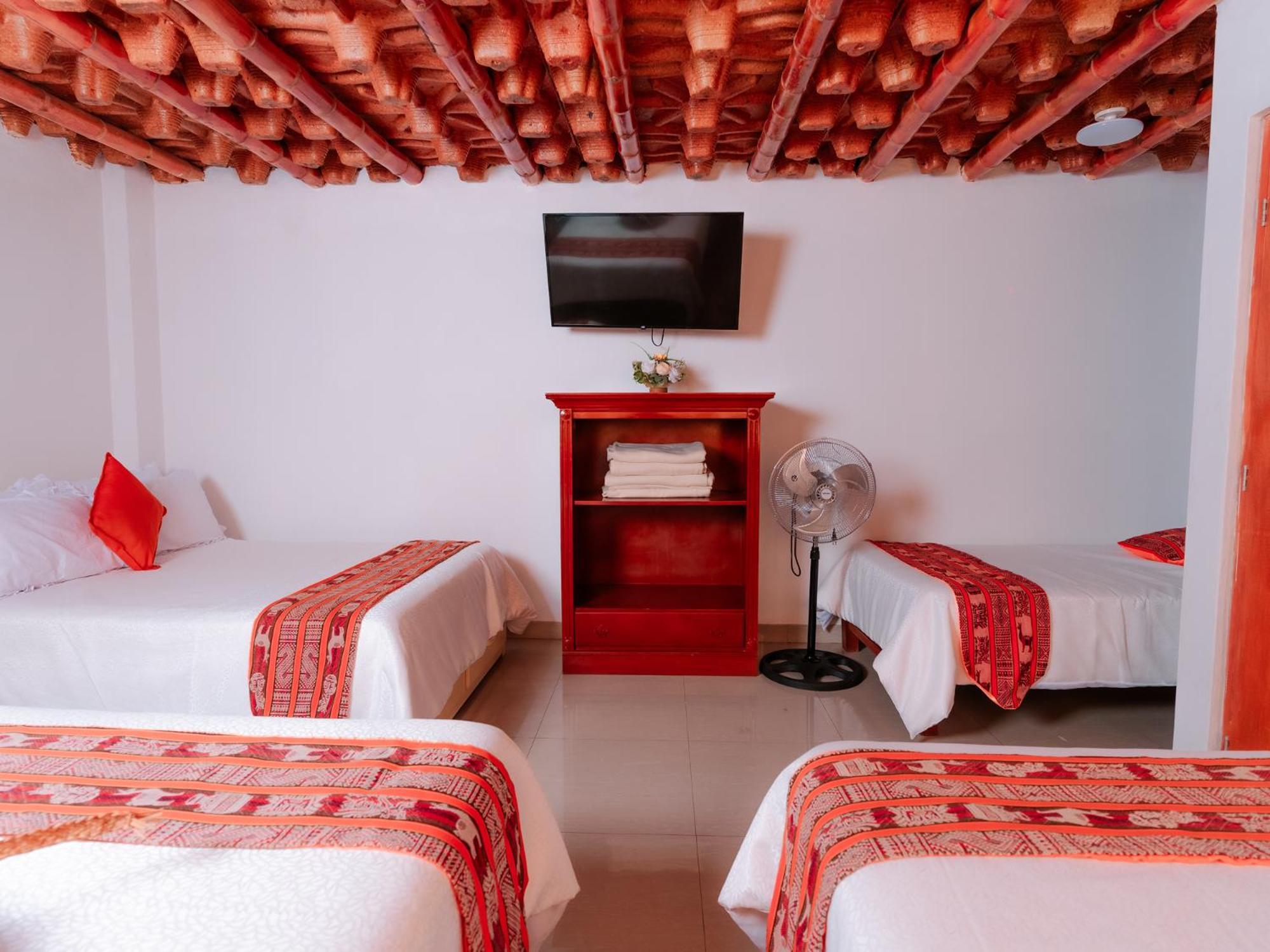 צ'ינצ'ה אלטה Hotel Vinas Del Sol Eterno מראה חיצוני תמונה